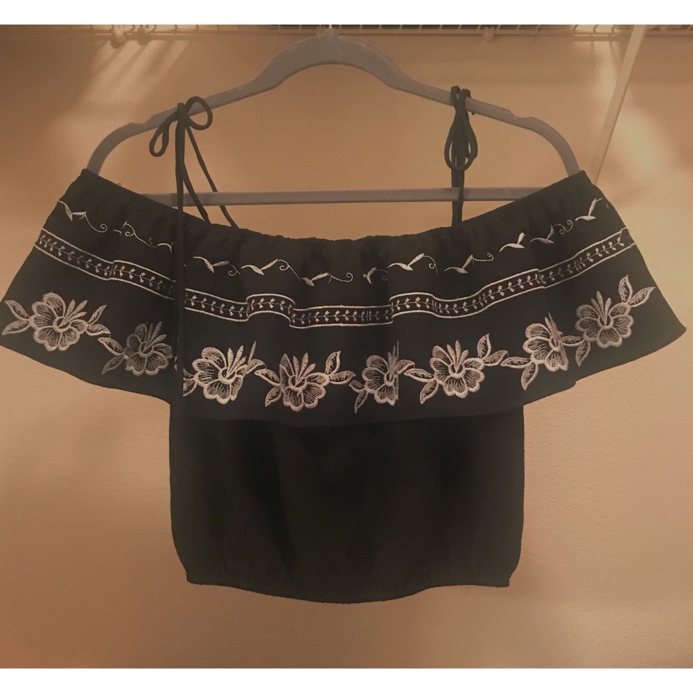 Embroidered Ruffle Shoulder Tie Crop Top